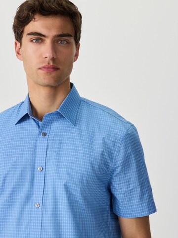 Next - Ajuste regular Camisa 'N. Premium' en azul