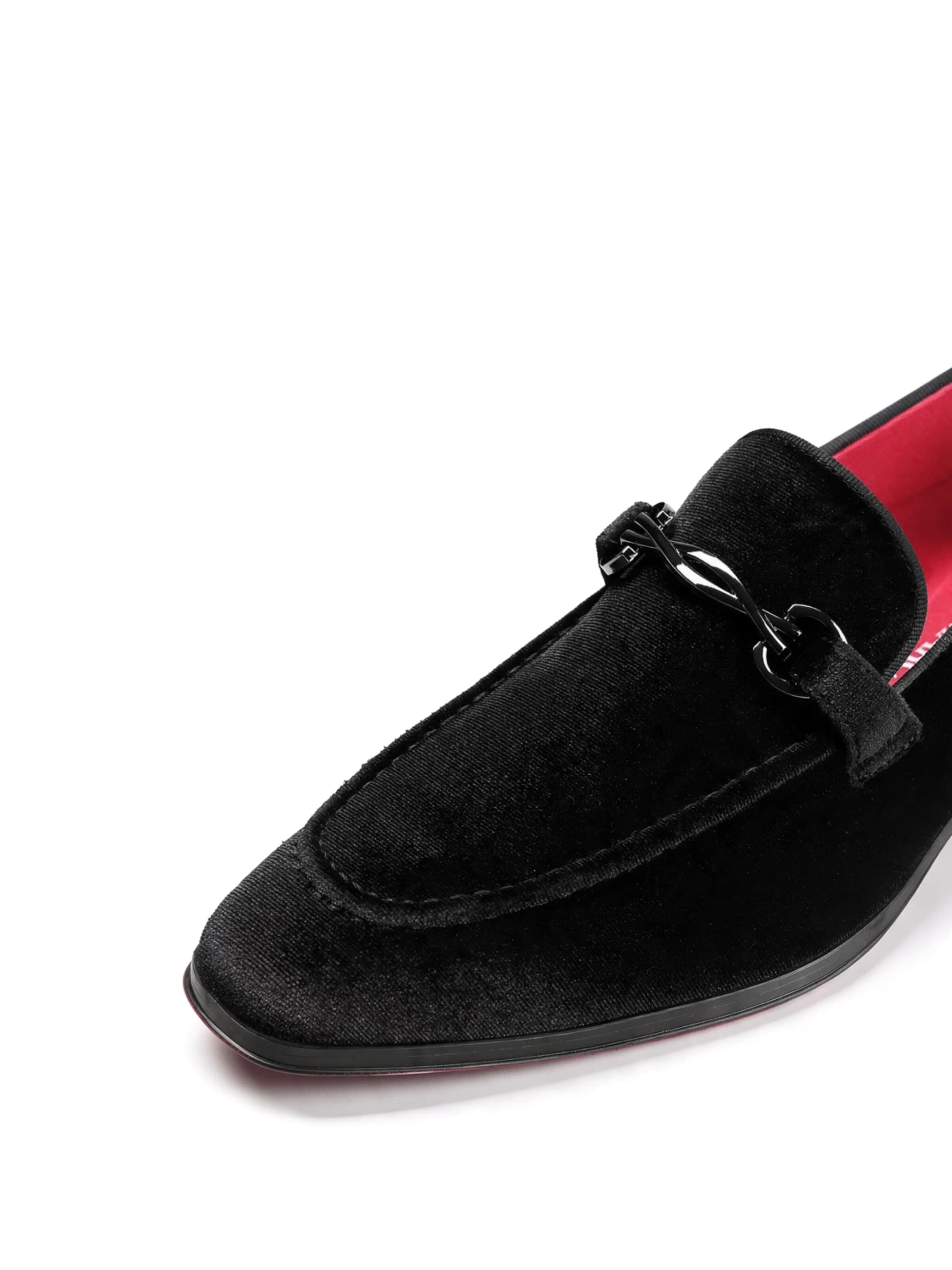Slipper di Bruno Marc in nero