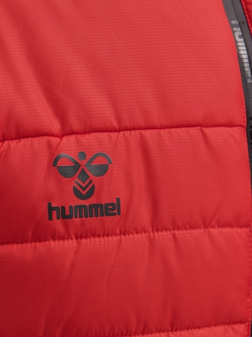 Veste de sport Hummel en rouge