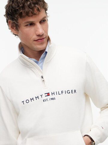 TOMMY HILFIGER Суичър в жълто