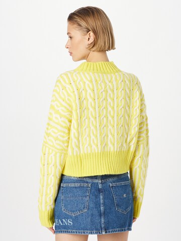 Tommy Jeans Sweater in Yellow