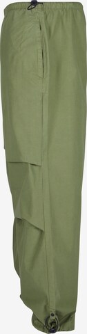 Urban Classics Zwężany krój Spodnie w kolorze zielony