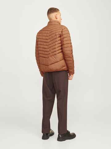 JACK & JONES Демисезонная куртка 'JJEState' в Коричневый