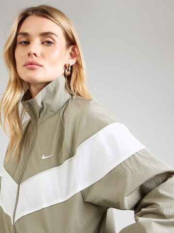 Nike Sportswear Overgangsjakke i grøn