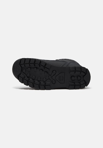 Botine de la TIMBERLAND pe negru