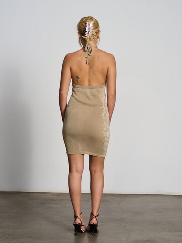 florence by mills exclusive for ABOUT YOU Трикотажное платье 'Lemon Verbena' в Коричневый