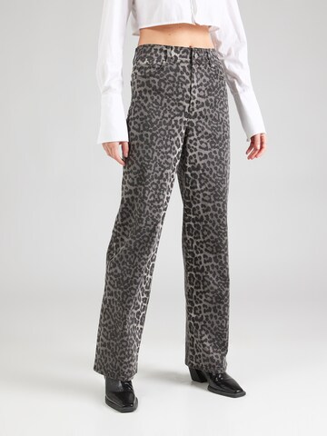 Loosefit Jeans 'YASLEONORA' di YAS in nero: frontale