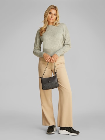 Calvin Klein Válltáskák - fekete: elől