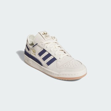 Baskets basses 'Forum Low CL' ADIDAS ORIGINALS en blanc