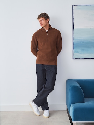 Pulover de la Next pe maro