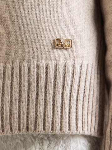 19V69 ITALIA Sweater in Beige