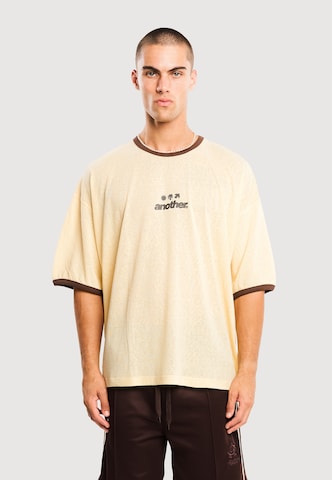 Maglietta 'Rave Dept. Ringer' di Another Cotton Lab in giallo