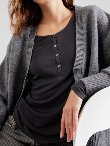 ONLY - Camiseta 'ONLFREE' en negro
