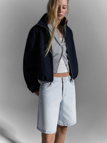 BershkaBaggy Traperice - plava boja