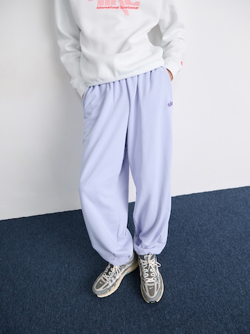 Nike Sportswear Ozke Hlače 'CLUB' | vijolična barva: sprednja stran