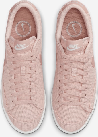 Nike Sportswear Platform trainers 'Blazer' in Pink