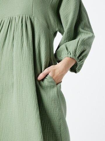 Robe 'Dortea' mbym en vert