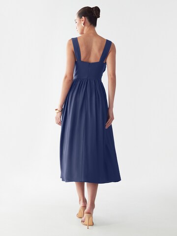 BWLDR Šaty 'Midas' – modrá: zadní strana