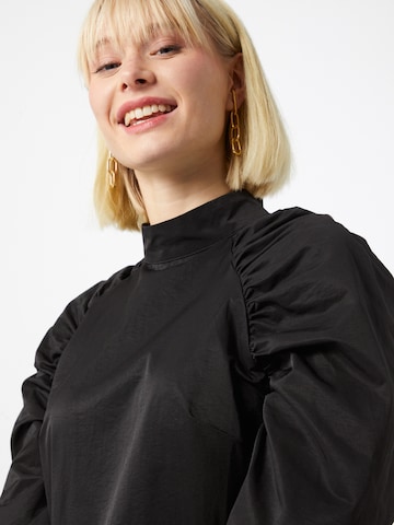 GLAMOROUS Šaty – černá