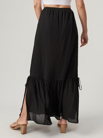 The Fated Skirt 'FINETA' in Black: back