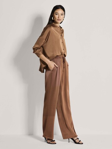 MADELEINE Loose fit Trousers in Brown