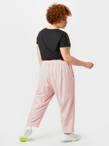 Nike Sportswear Loosefit Sportbroek in Roze