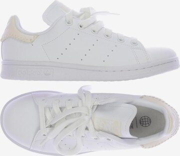 ADIDAS ORIGINALS Flats & Loafers in 36 in White: front