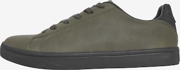 Urban Classics Sneakers in Green: front