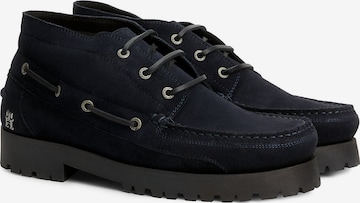 TOMMY HILFIGER Мъжки боти Chukka в синьо