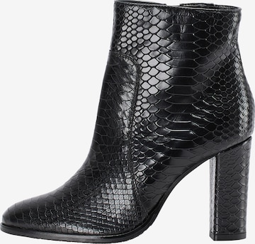 faina Ankle Boots in Black: front