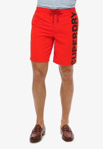 Boardshorts Superdry en rouge : devant