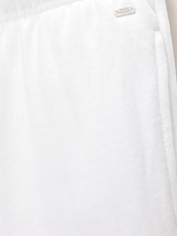 Pull&Bearregular Hlače - bijela boja