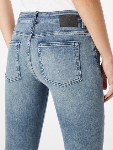 Skinny Jean 'Need' DRYKORN en bleu