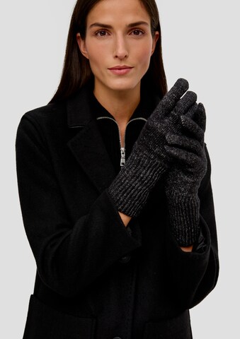s.Oliver Fingerhandschuhe in Schwarz: Vorderseite