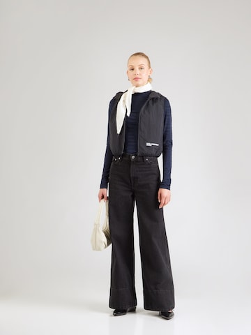 KARL LAGERFELD JEANS Kamizelka w kolorze czarny