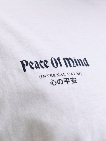 T-Shirt 'JOROriental' Jack & Jones Plus en blanc
