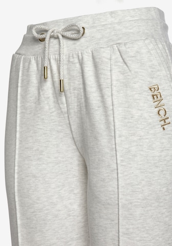 BENCH Slimfit Hose in Grau