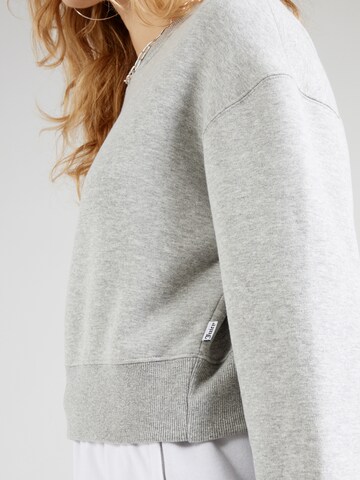 Juicy Couture - Sudadera en gris