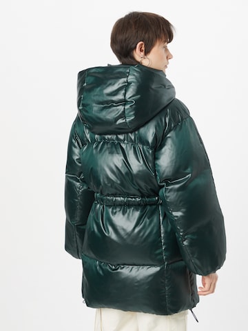 LEVI'S ® Χειμερινό παλτό 'Pillow Bubble Mid' σε πράσινο
