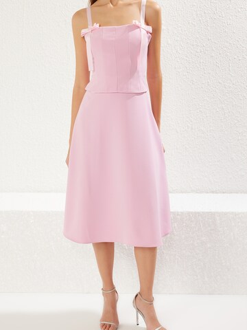 Trendyol - Vestido en rosa
