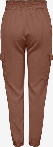 Effilé Pantalon cargo 'ARIS' ONLY en rouge