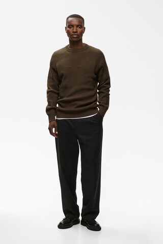 Matinique Sweater in Brown: front