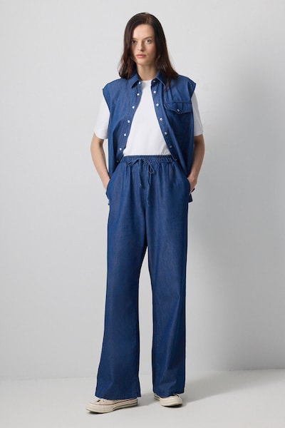 Touche Prive Jeans in Blue, Item view