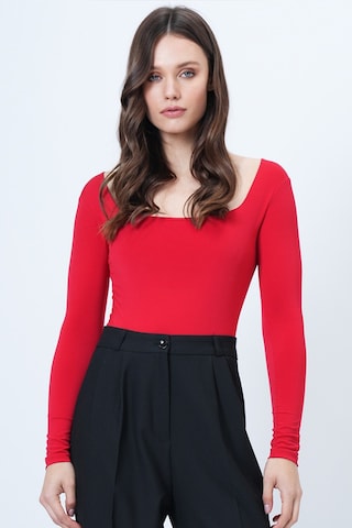 T-shirt Trend Alaçatı Stili en rouge : devant