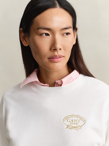Bluză de molton de la GANT pe alb