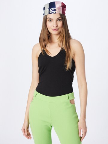 Top 'NESSA' di ONLY in nero: frontale