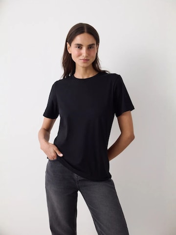 Penti Särk 'T-Shirts', värv must