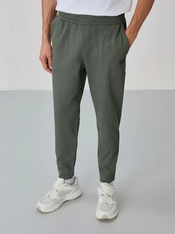 Tommy Life - Fato de desporto em cinzento
