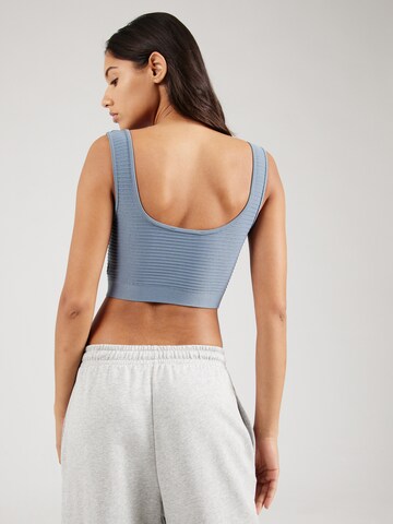 ABOUT YOU Top 'Gwenda' in Blue