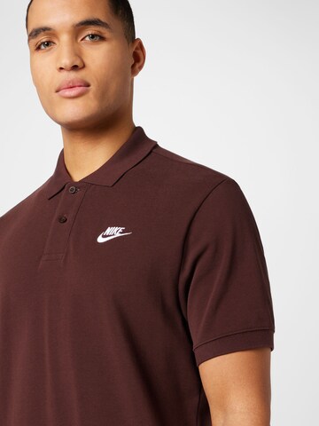 Nike Sportswear Regular Fit T-Shirt in Braun